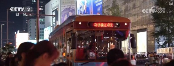 长盈策略 花样“夜”态燃动夏日夜游消费热力 玩法“上新”撬动“八小时外”经济新支点